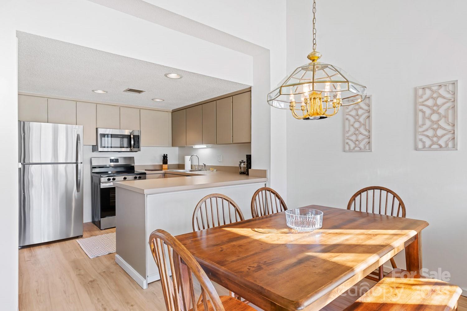 182 W Lake Drive S 1401