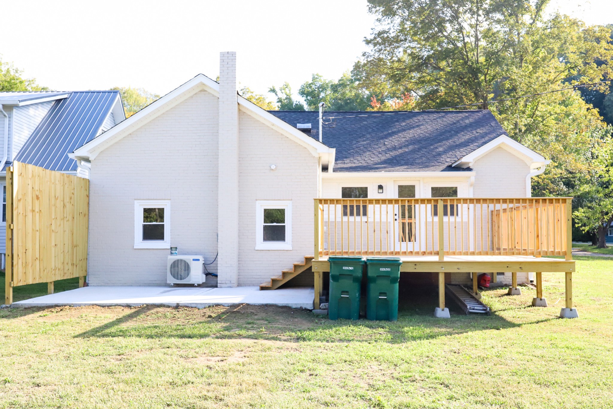 413 E Main St