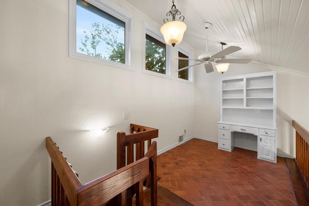 7 Woodland Drive