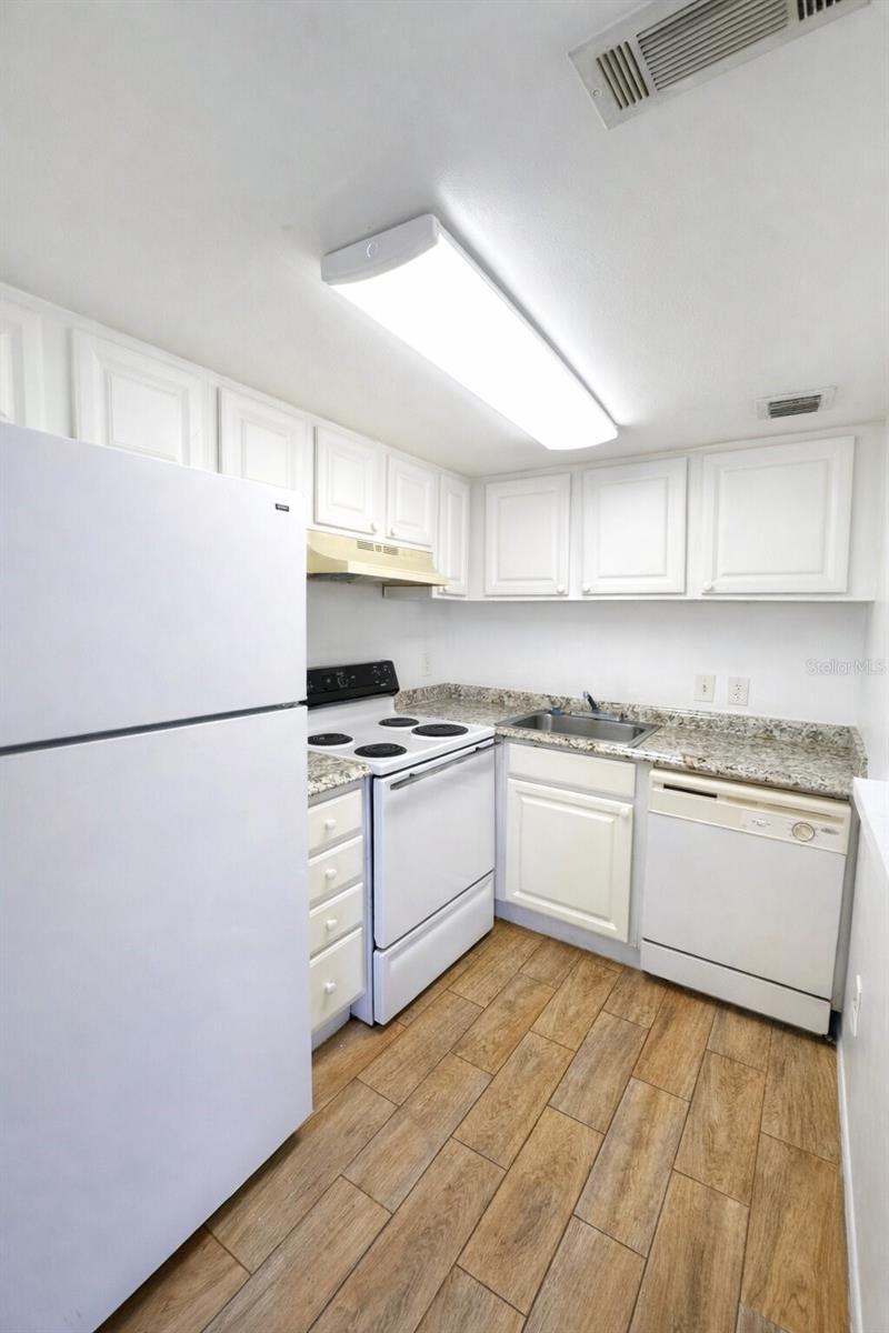 2505 N Alafaya Trail 8