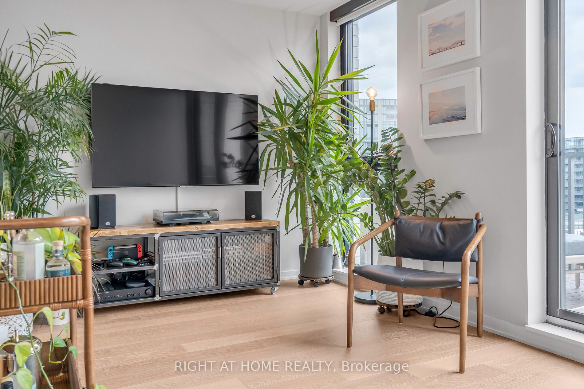 41 Dovercourt Rd 906