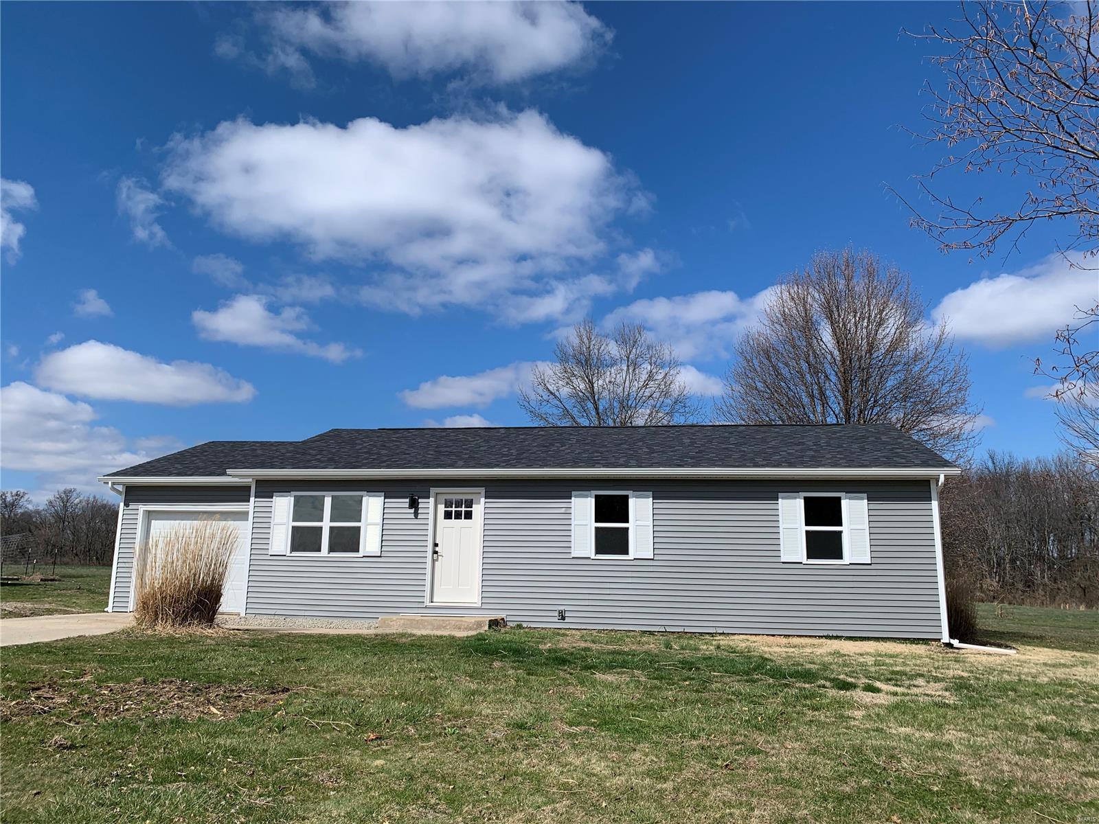 Residential for sale in Greenville, Illinois, 23014443