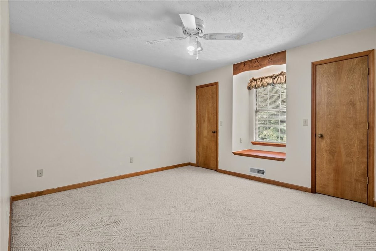 414 Valleywood Dr