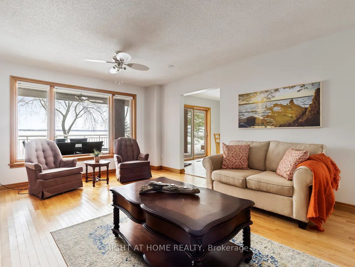 223 E Bayshore Rd