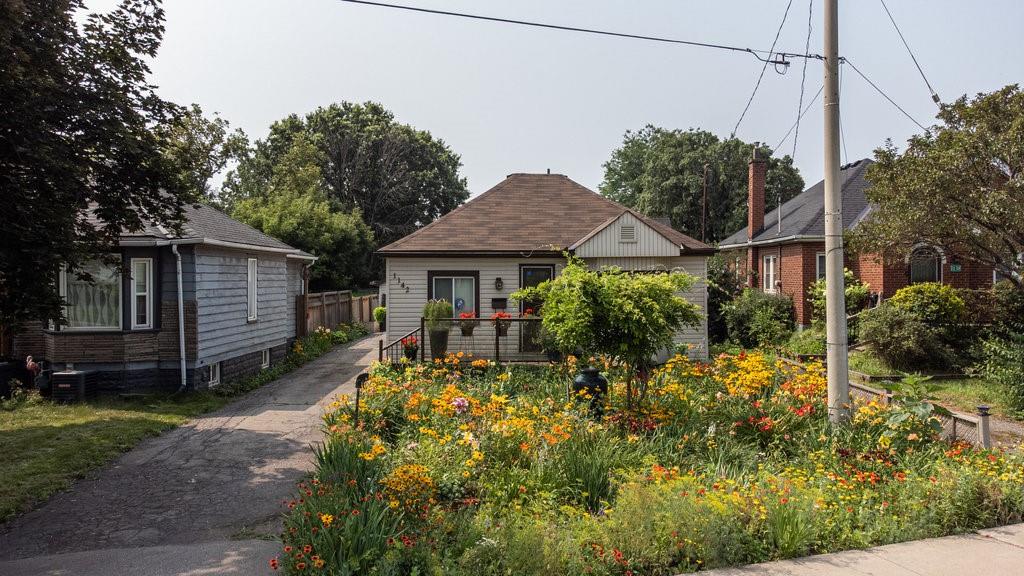 1138 LEASIDE Road