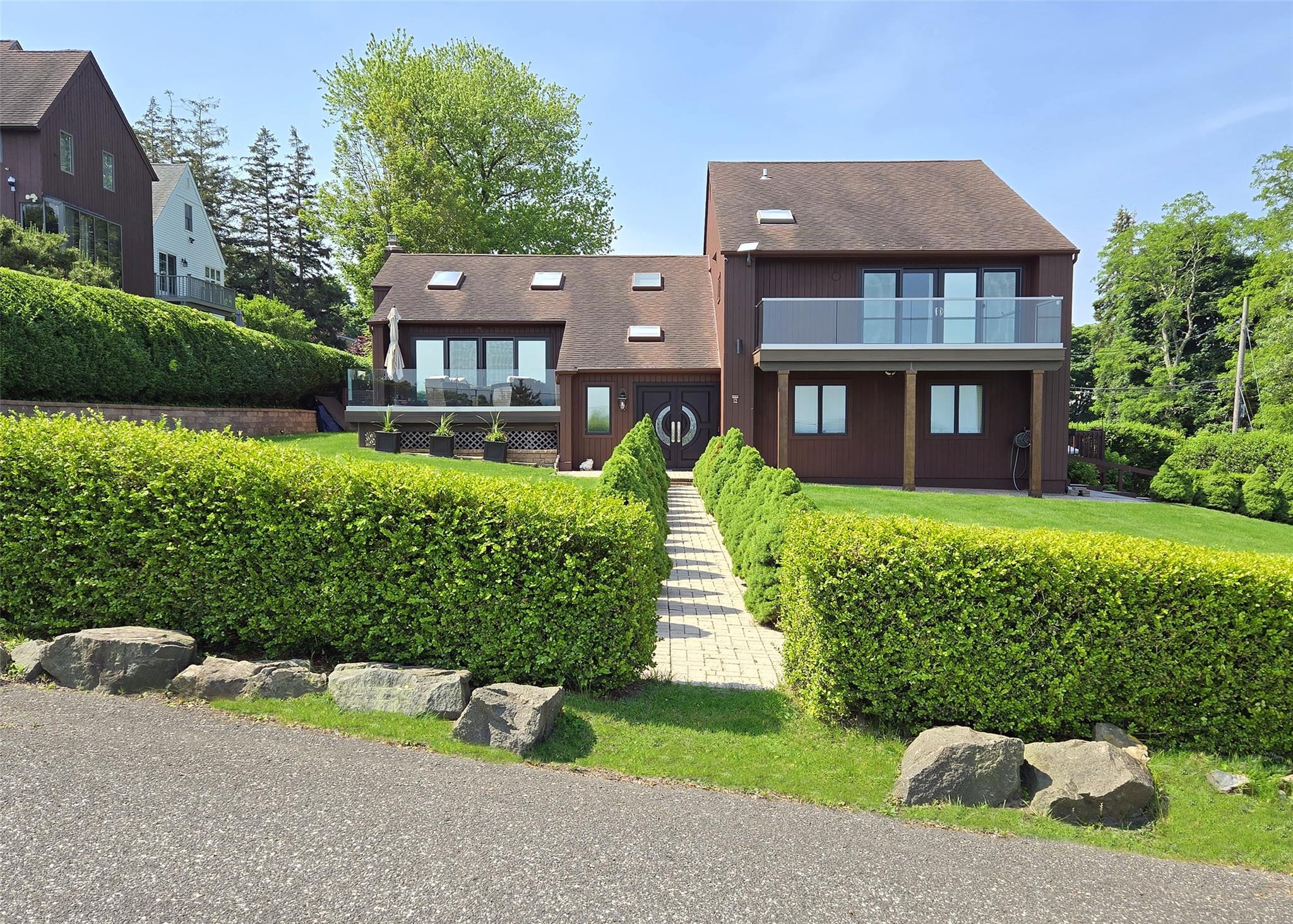 12 Sound View Drive