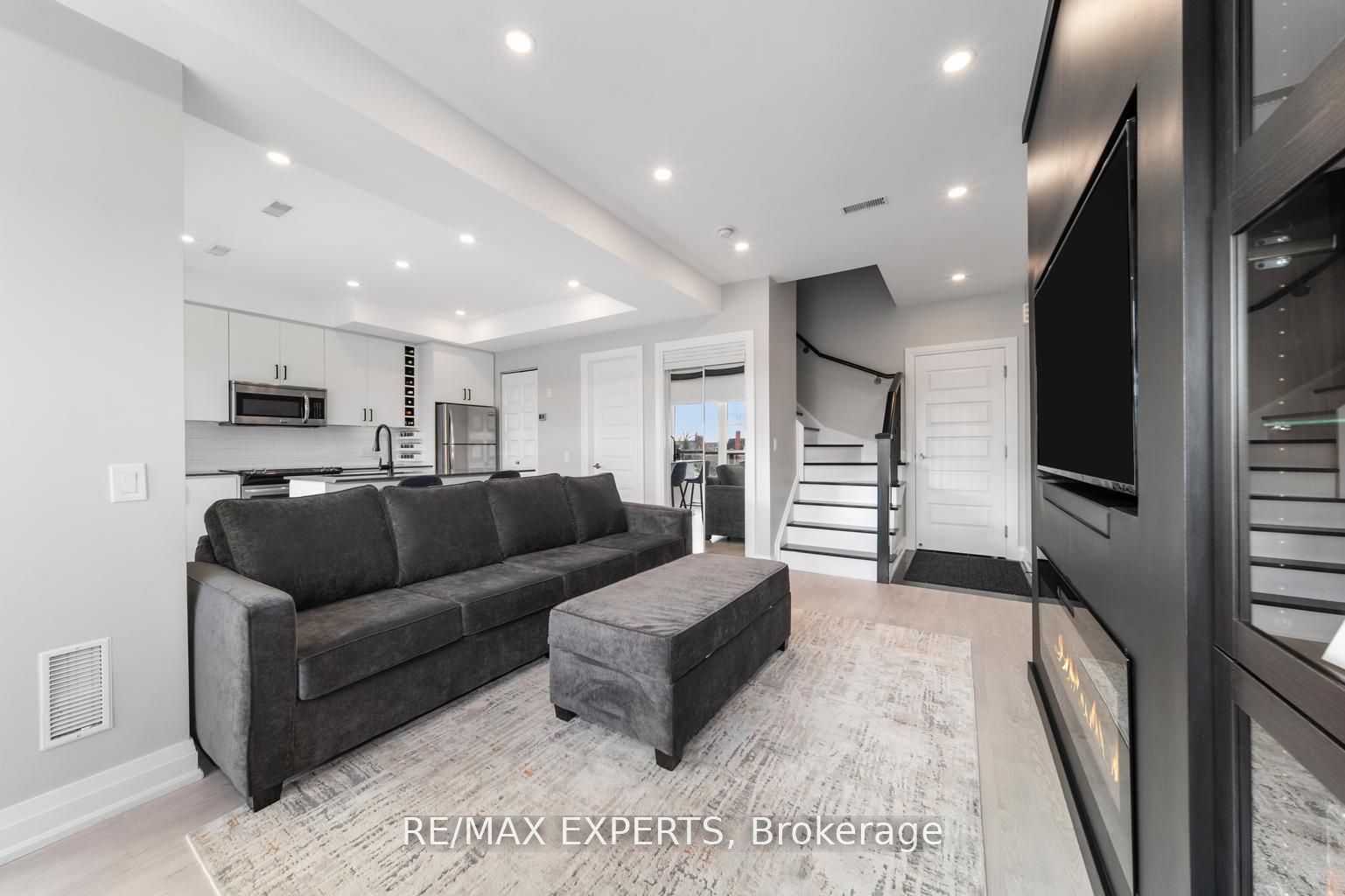 8167 Kipling Ave 40