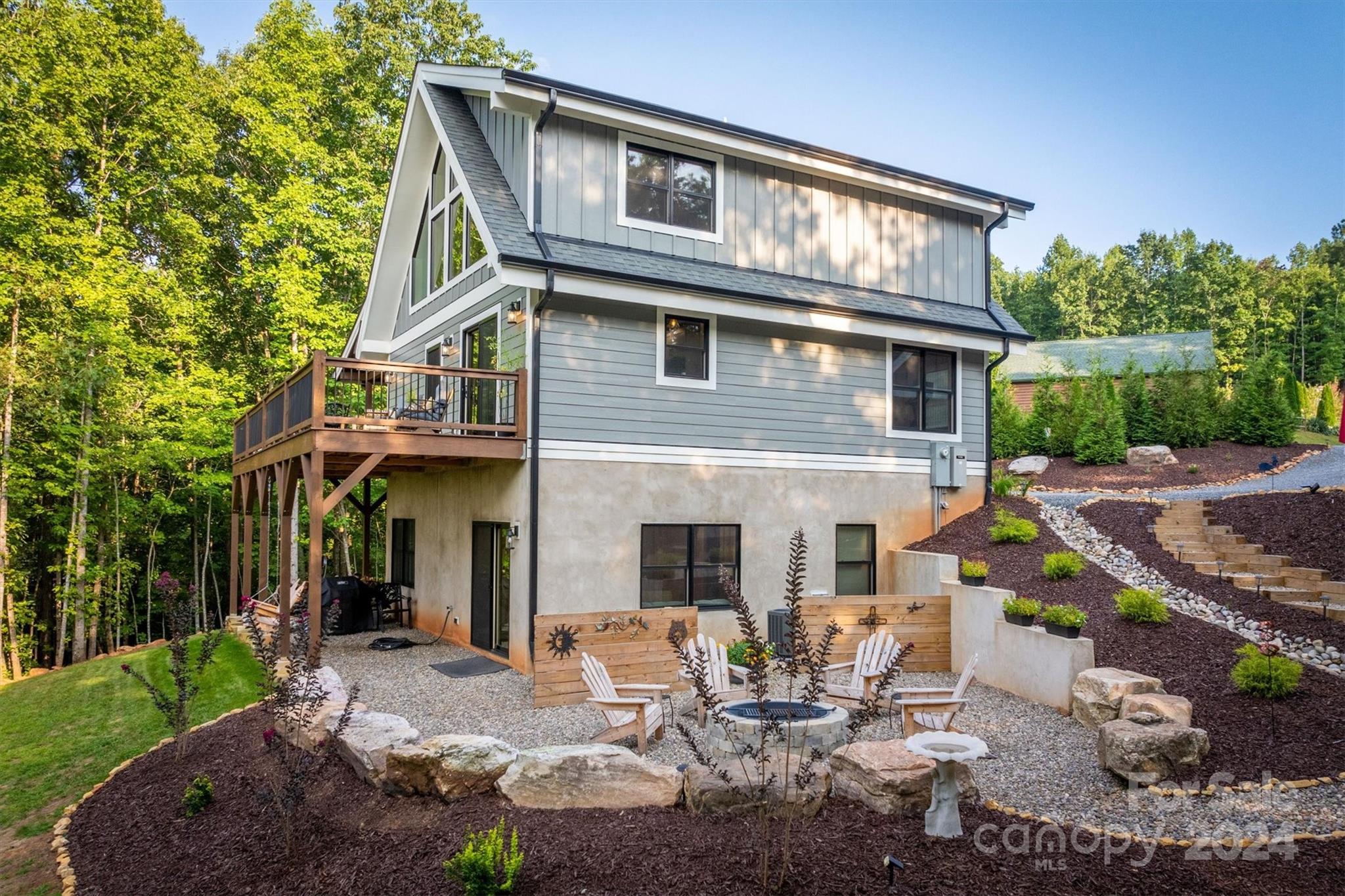 210 Grandview Loop