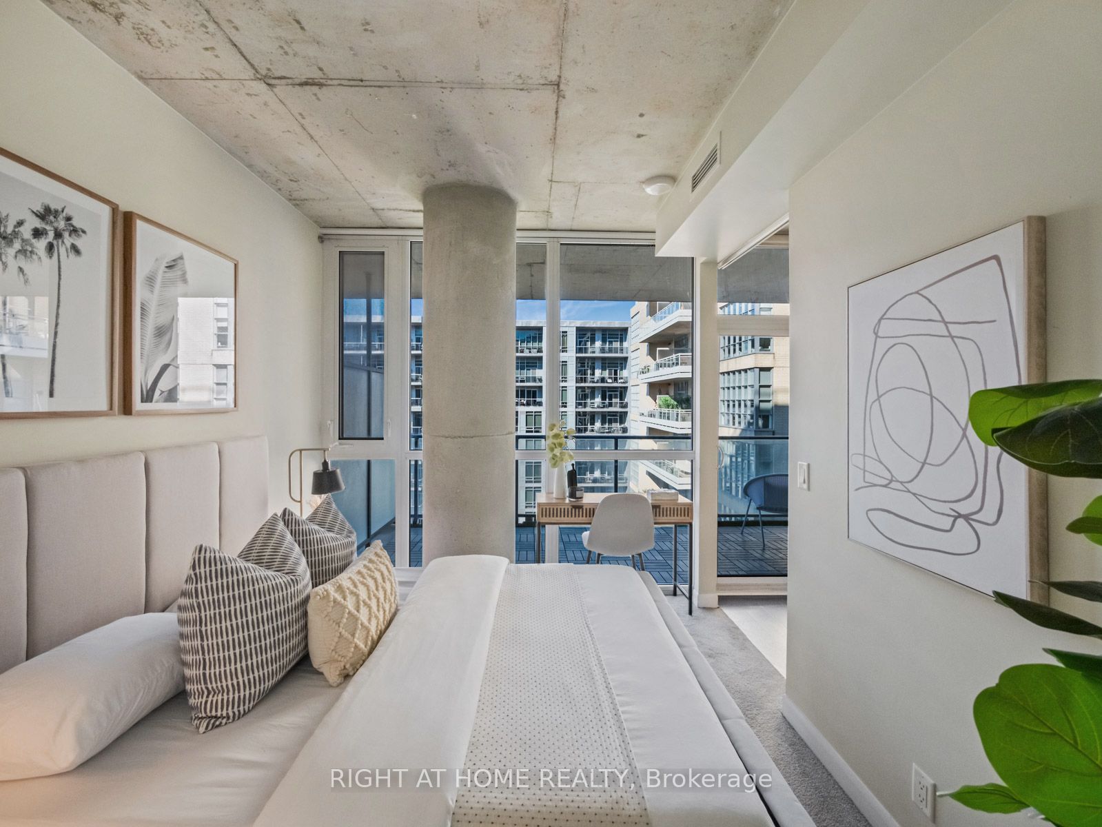 478 W King St 815