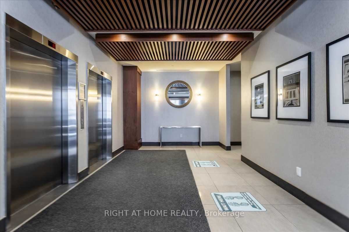 150 W Main St 314