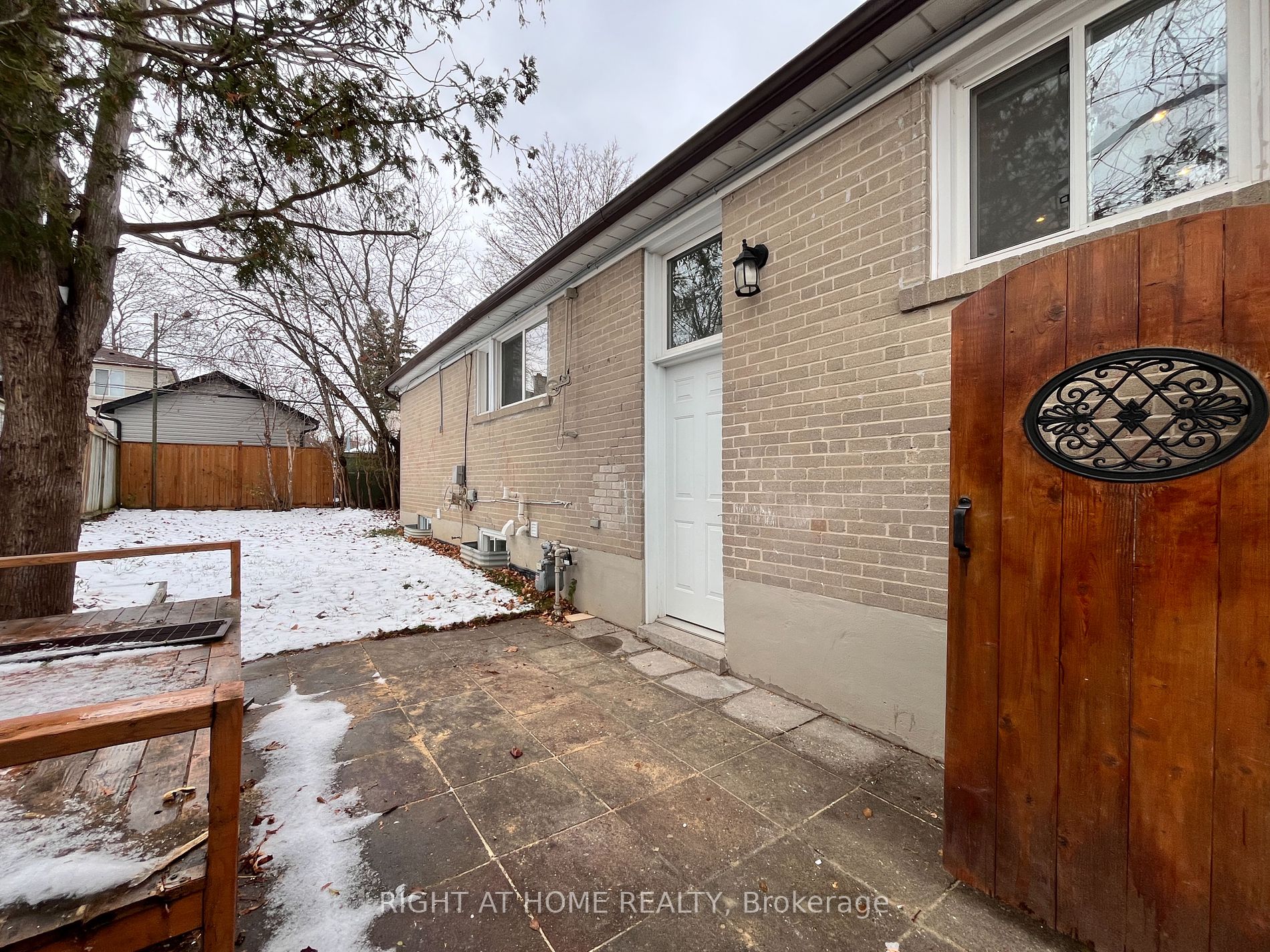 195 N Taylor Mills Dr Upper