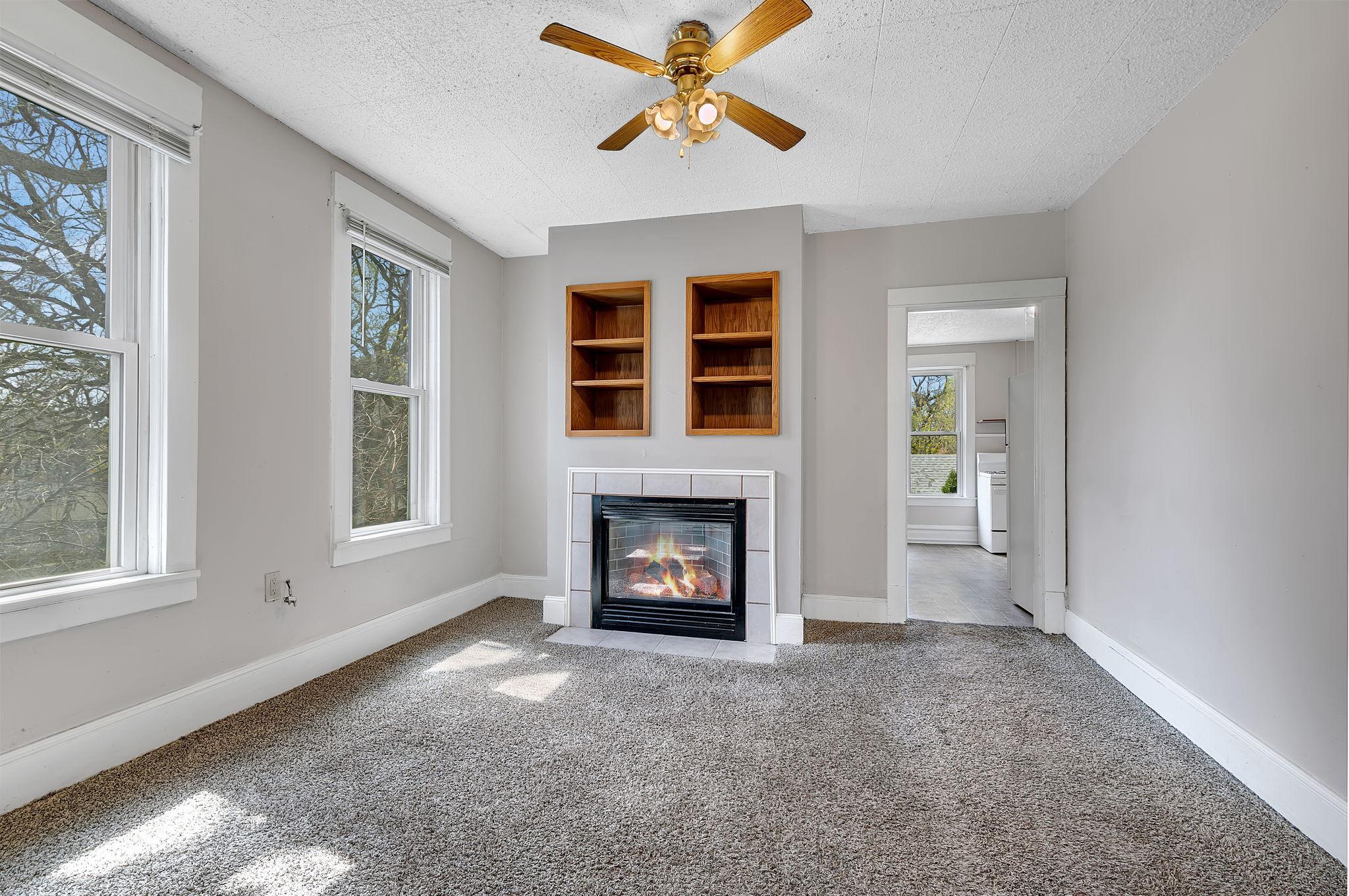 215 3rd Avenue NE