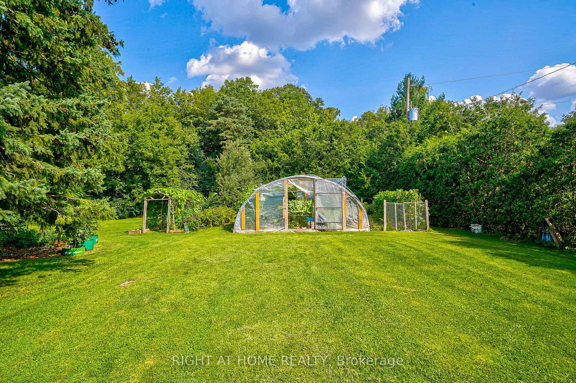 28 Cachet Pkwy