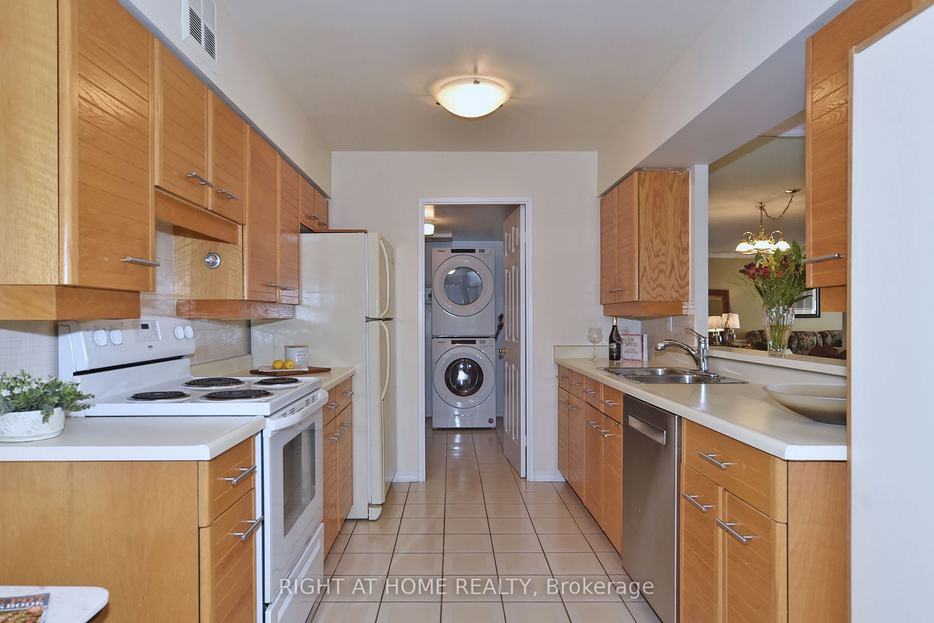 55 Austin Dr 806
