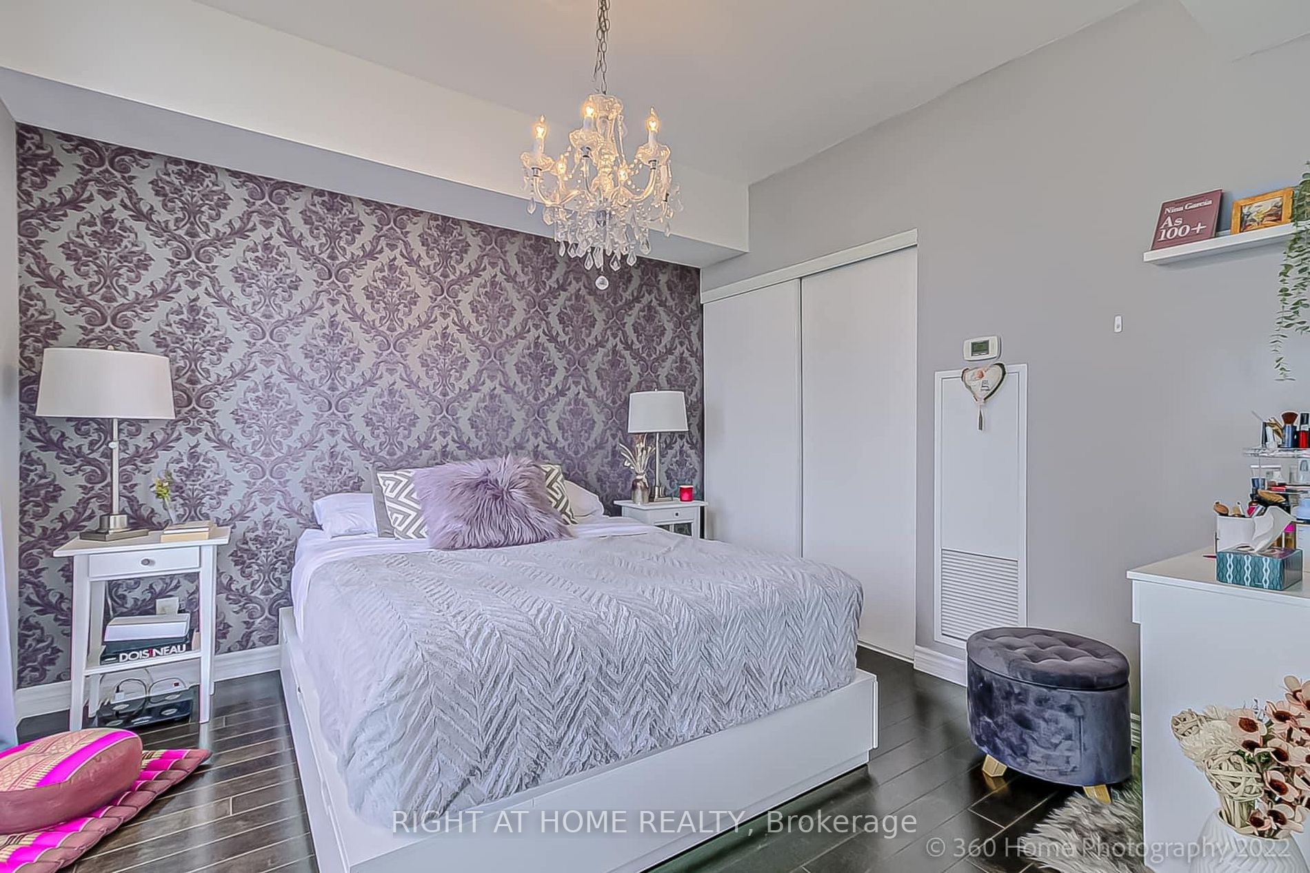 103 The Queensway Way 2307