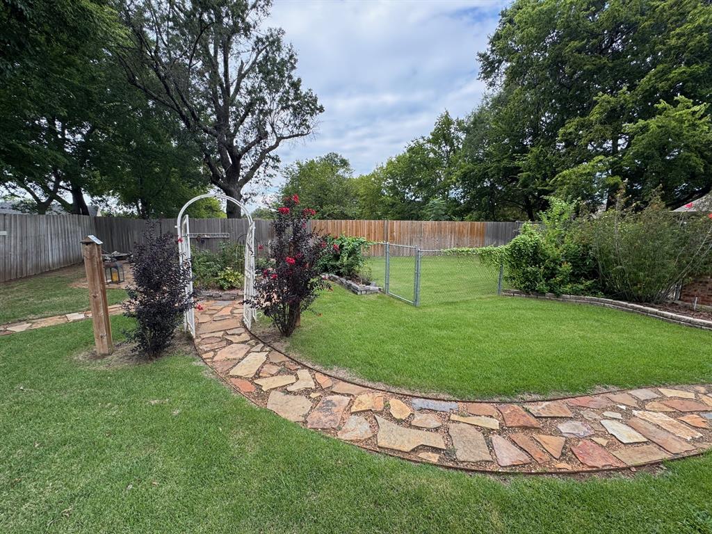 2865 Oak Creek Drive