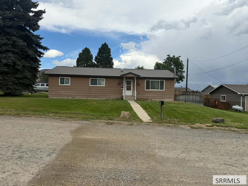 1109 Bryan Avenue