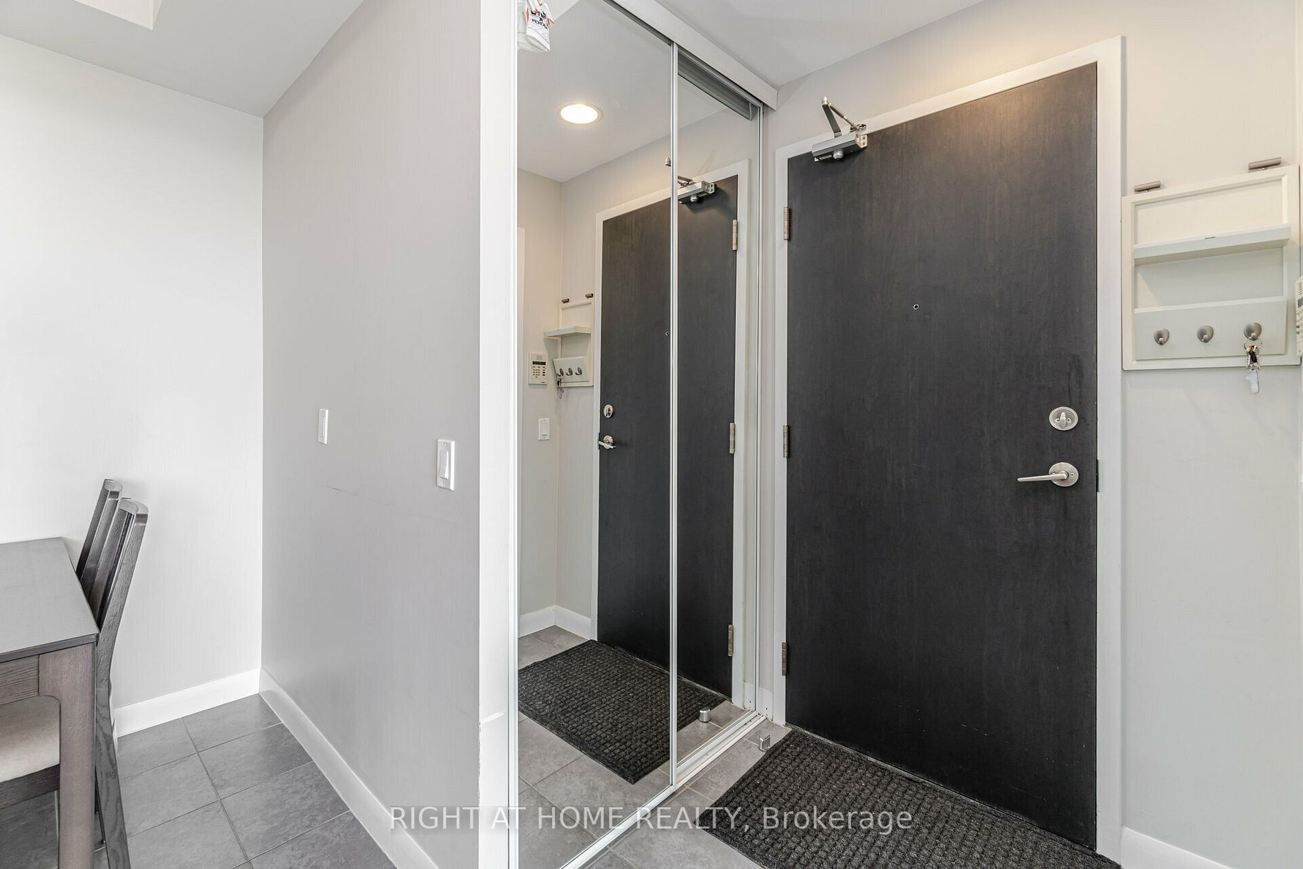 225 Sherway Gardens Rd 1210