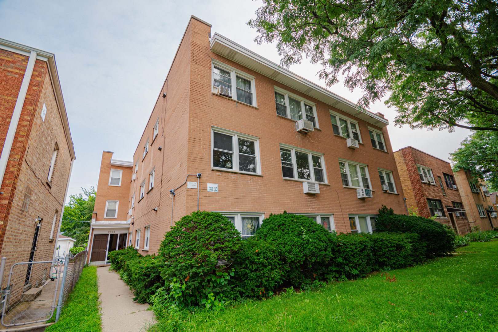 Spacious 2 bed, 2 bath, 2nd floor unit with assigned parking space.  Updated kitchen with granite counters, stainless steel appliances, breakfast bar area and lots of counter space.  Living room dining room with hardwood floors and recessed lighting.  Master bedroom with private full bath with shower.  Large walk in closet.  2nd bed across the hall from full bath with tub/shower.  Free laundry in basement! This unit has been approved for in-unit laundry if owner desires.  Lots of closets plus additional storage in basement.  Close to brown line, Endeavor Health/Swedish Hospital, restaurants and shopping. Heat included in the assessment.