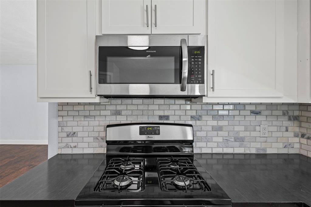 3350 Kingsbury Avenue