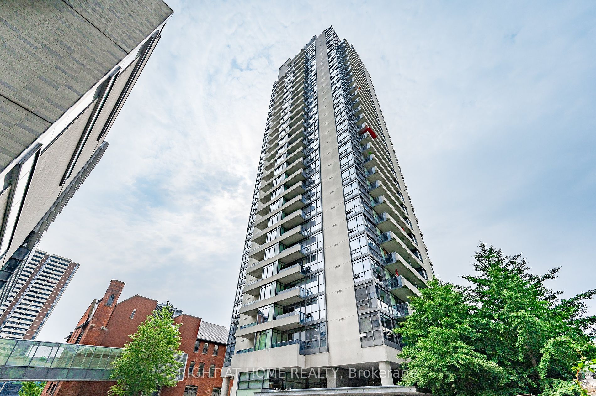 281 Mutual St 1701