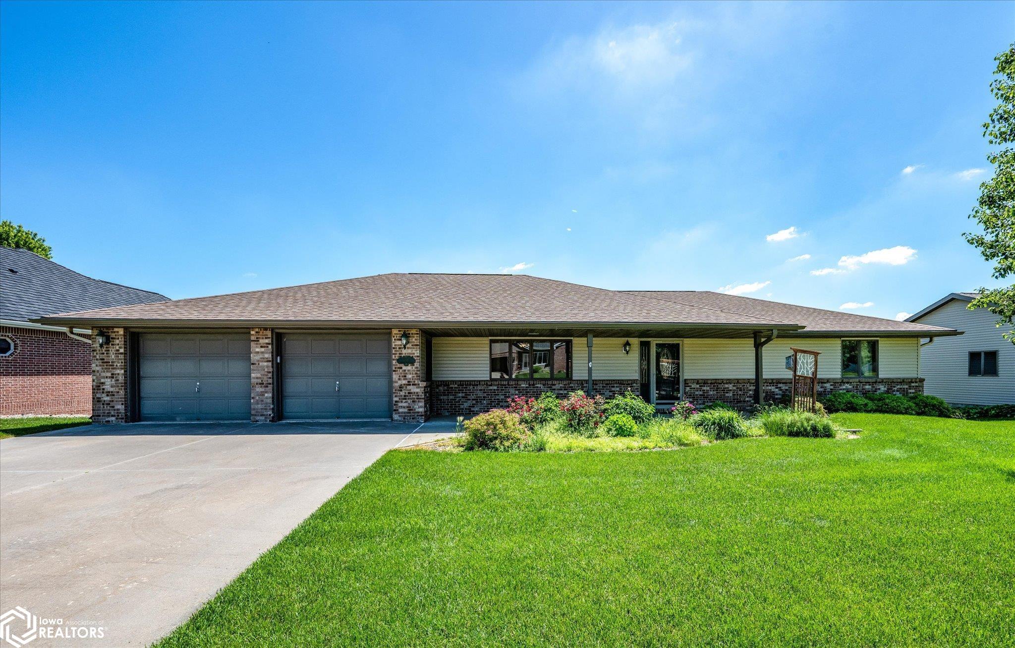 3012 Country Club View