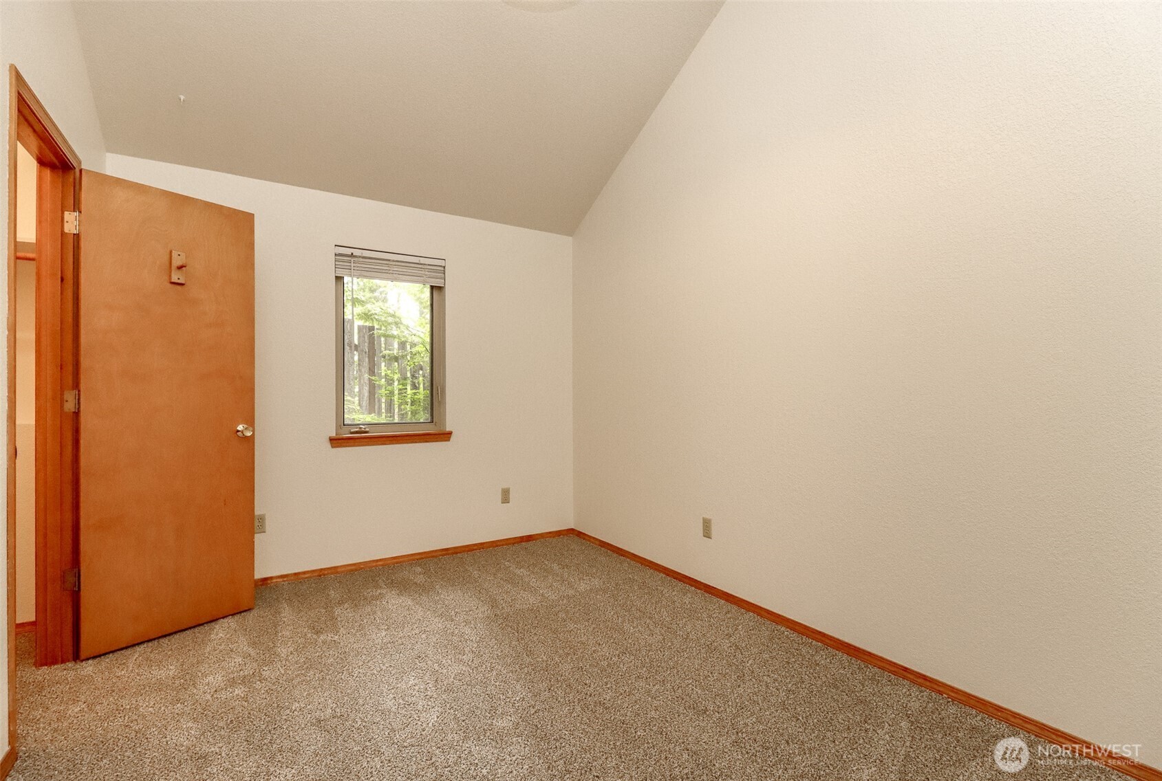 40 N Lakefront Loop