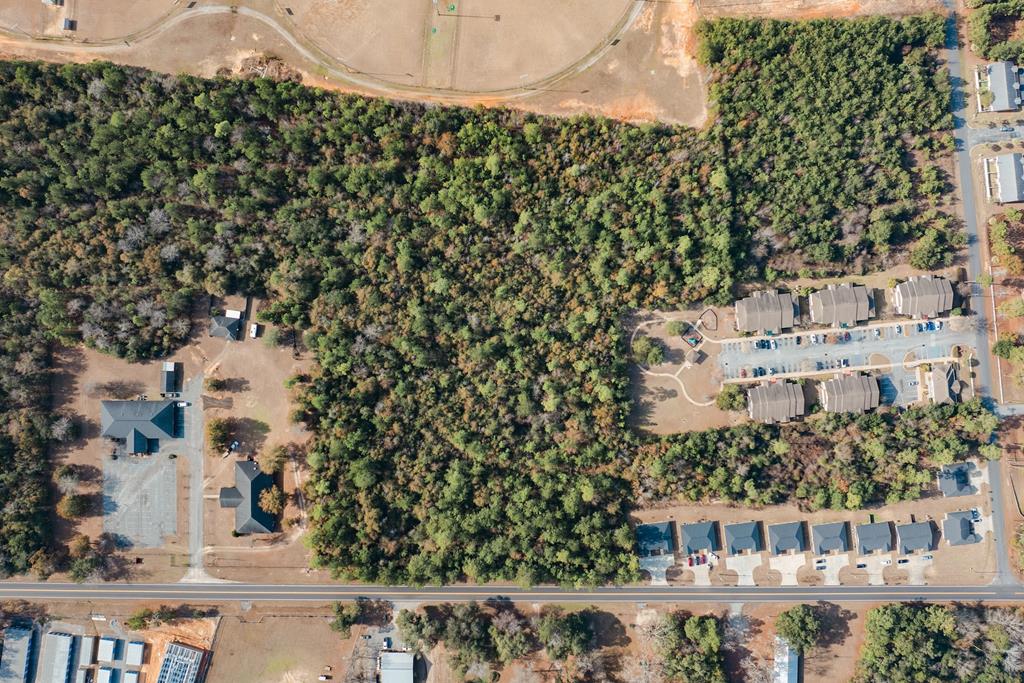 Prime 14+/- Acre Commercial Property – Build to Suit – Bainbridge, GA  Seize this incredible opportunity to develop a 14+/- acre commercial property in Bainbridge, GA! Situated on Faceville Highway, this high-visibility location offers excellent road frontage, making it ideal for a variety of commercial ventures. With ample space and build-to-suit flexibility, this property is ready to accommodate your vision—whether for retail, industrial, office, or mixed-use development.  Located in a growing area with strong traffic exposure, this site offers endless potential for investors and businesses looking to establish a presence in Bainbridge. Don't miss out on this rare opportunity to secure a strategic commercial location!