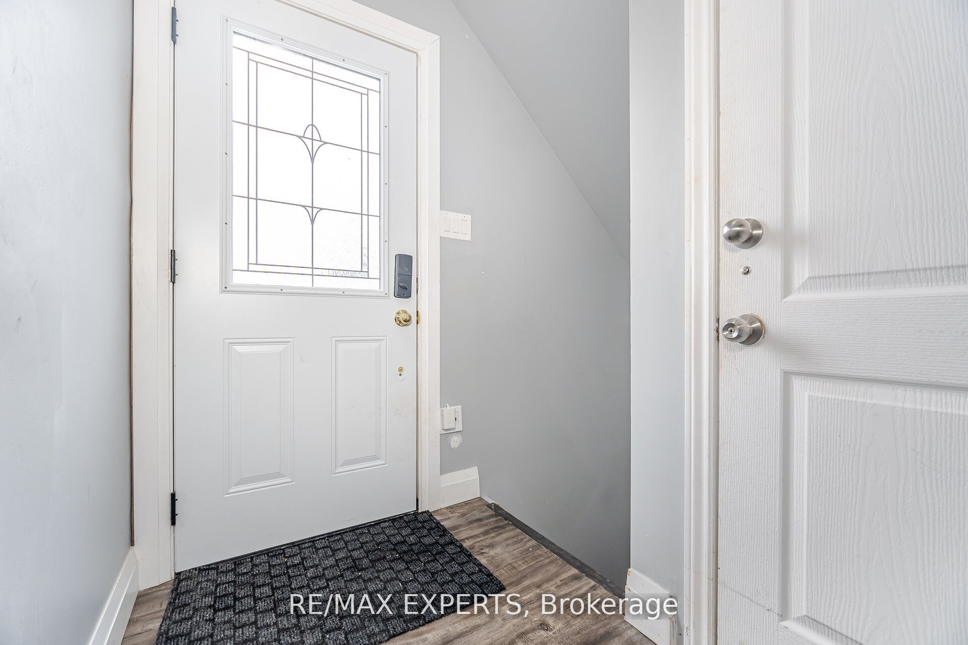 9 Grand River Crt