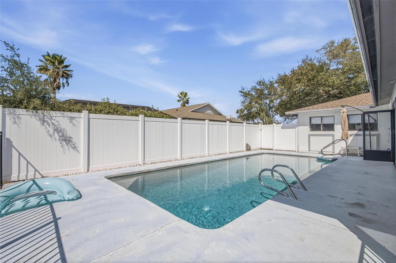 4 Coral Reef Court S