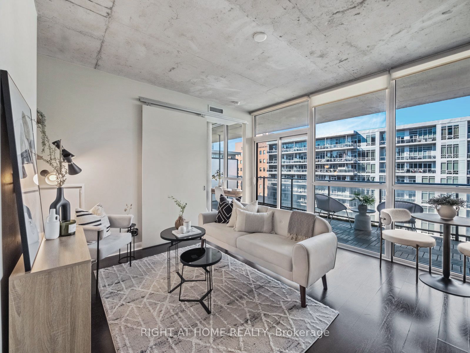 478 W King St 815