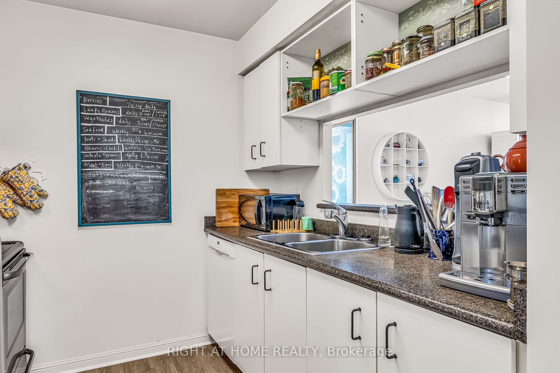 650 W Lawrence Ave 405