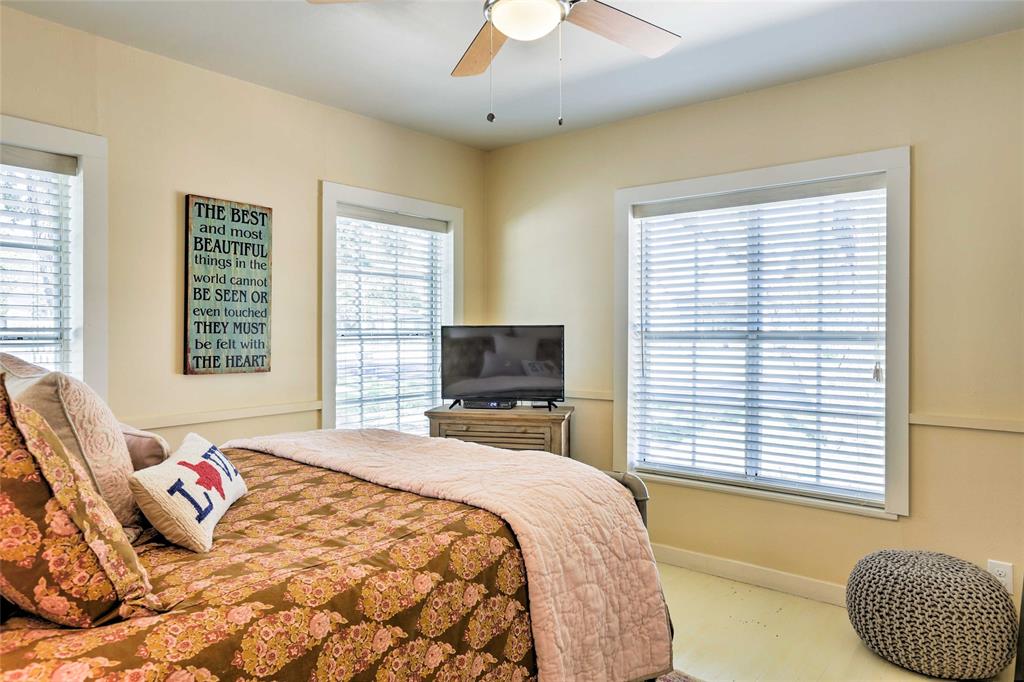 809 E Highway Street