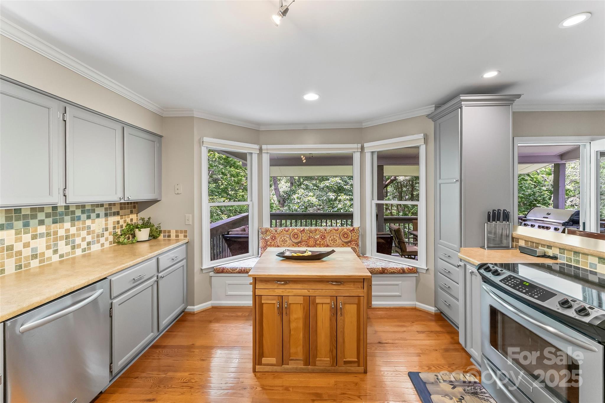 23 Forest Edge Drive