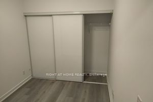 5 Defries St 422
