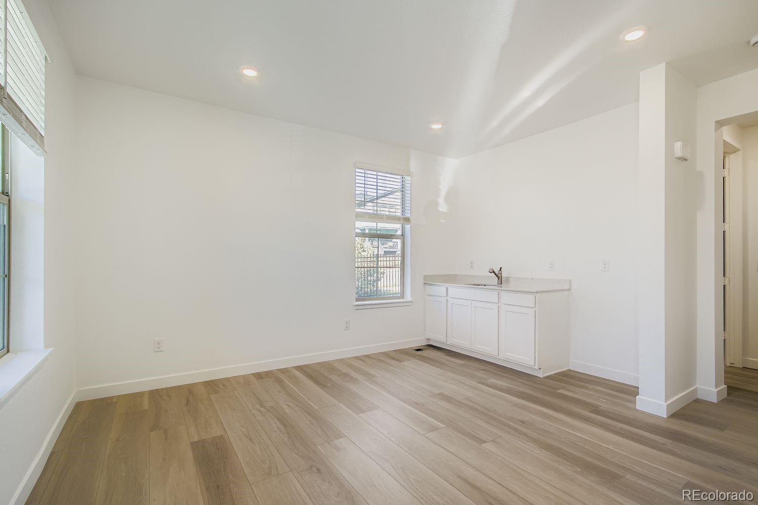 2946 S Quaker Street