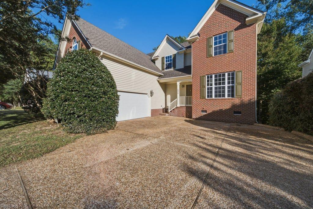 2820 Castling Crossing