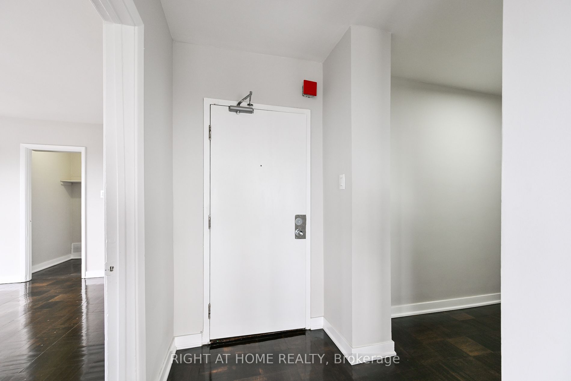 780 W Eglinton Ave 606