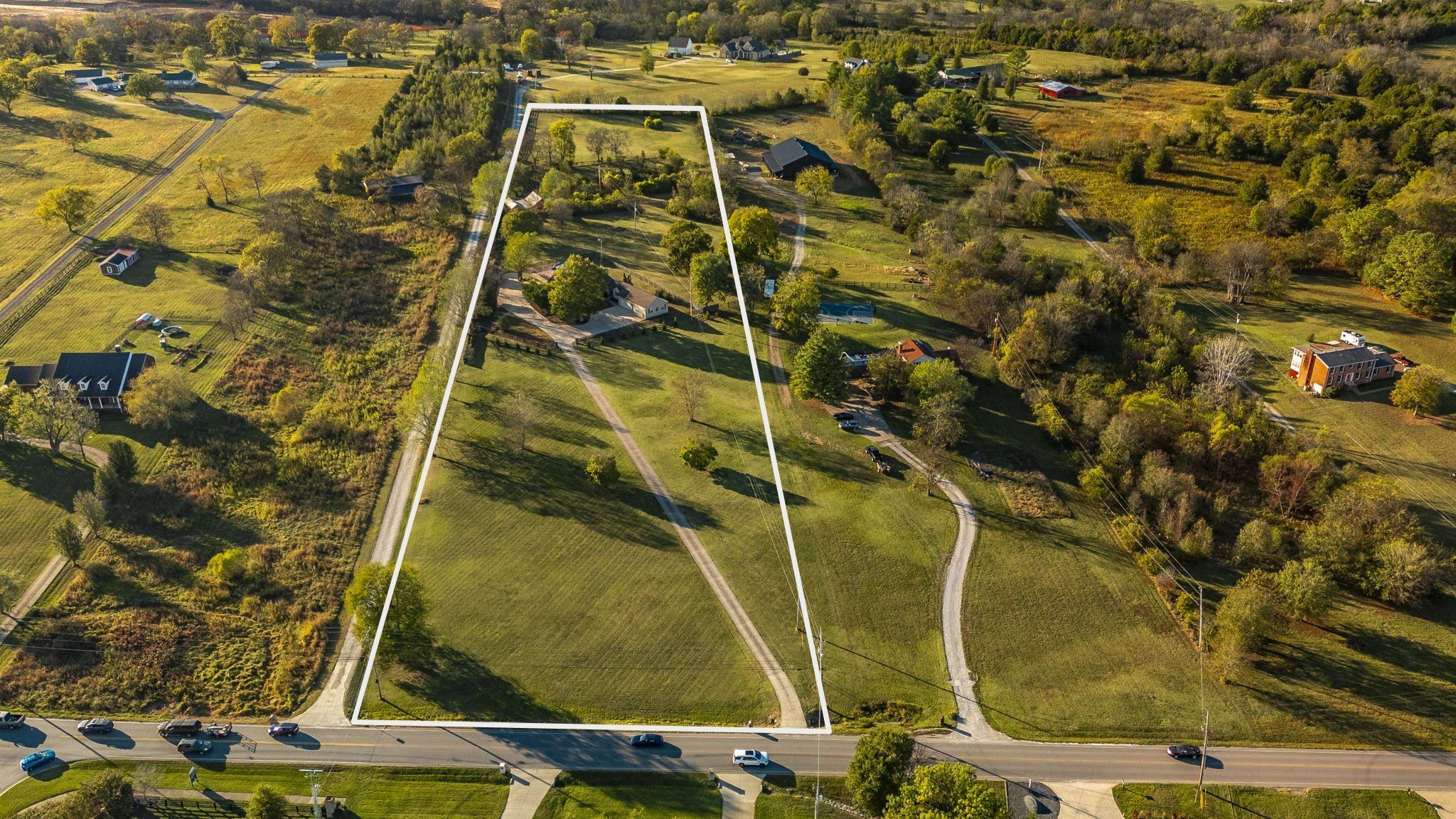 1745 Saundersville Rd