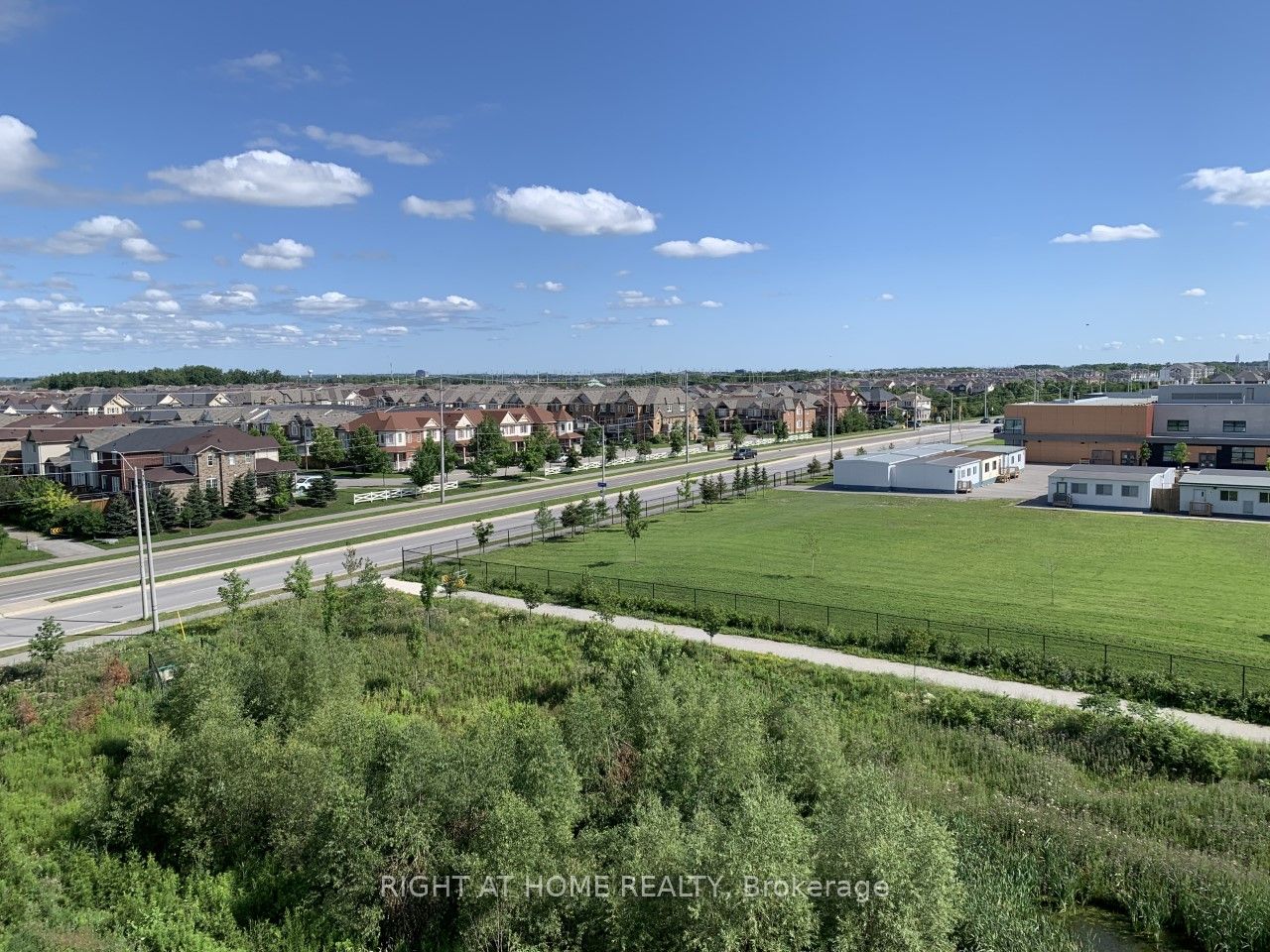 1105 E Leger Way 527