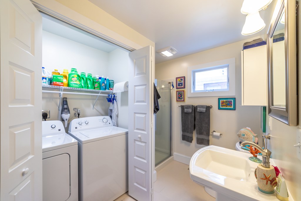 106 Bay Ave 15