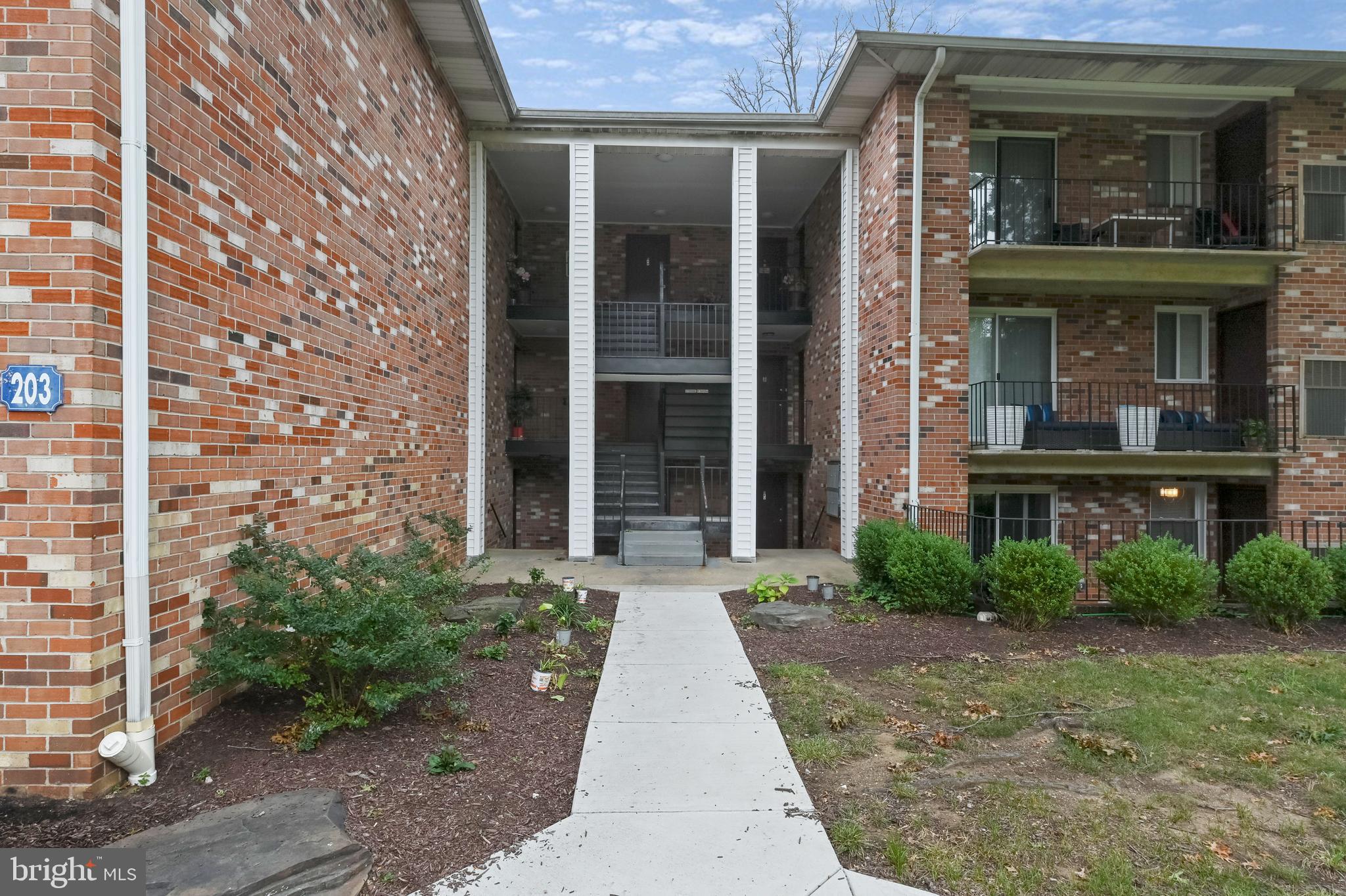 203 Victor Parkway 203F