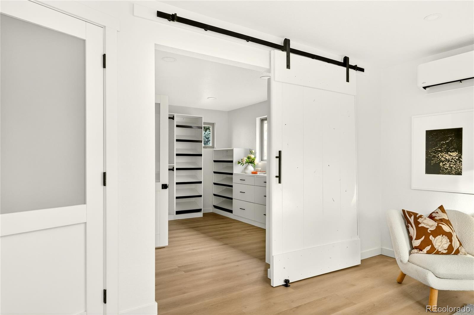 2429 S Leyden Street