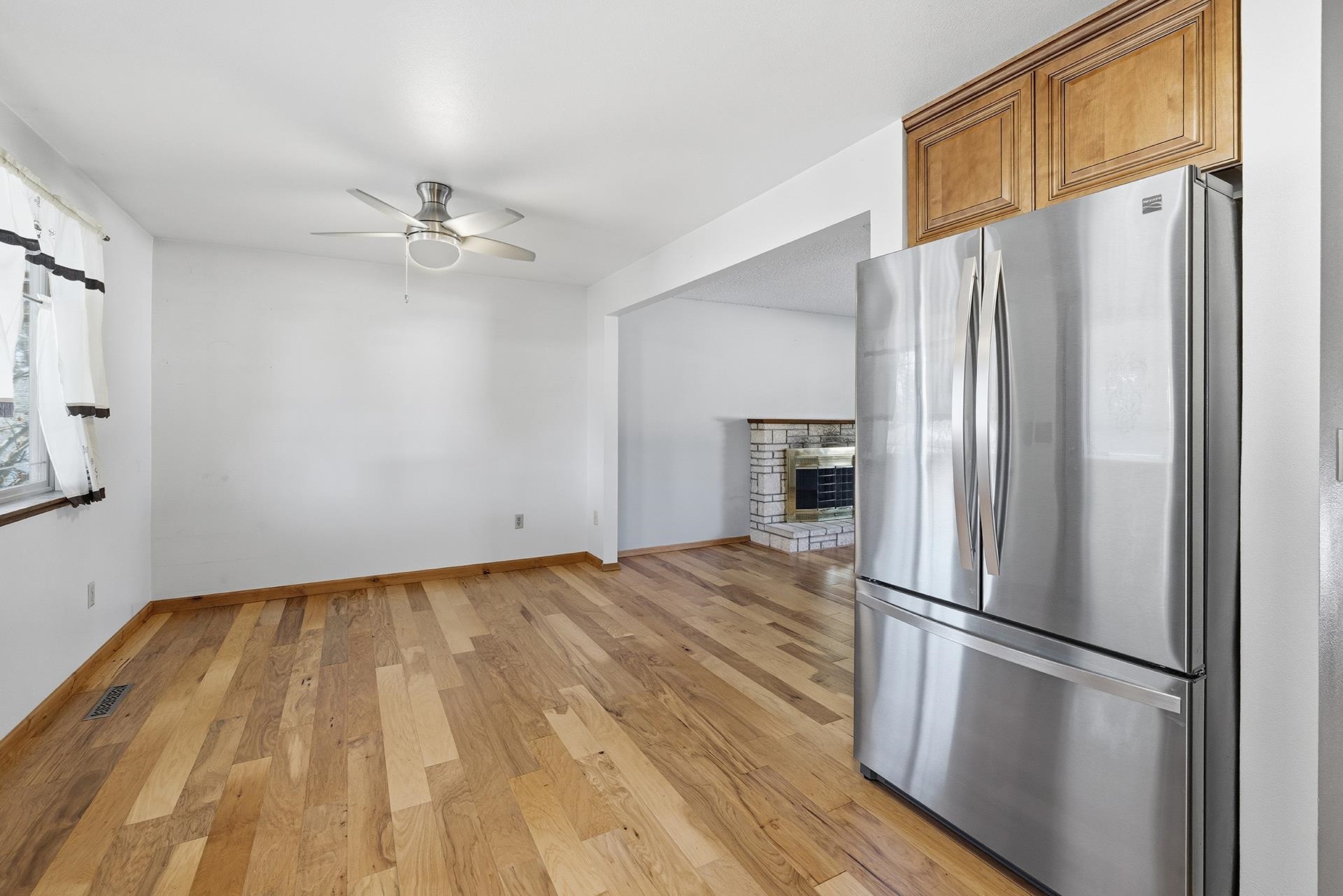 3433 W Wellesley Ave Ave