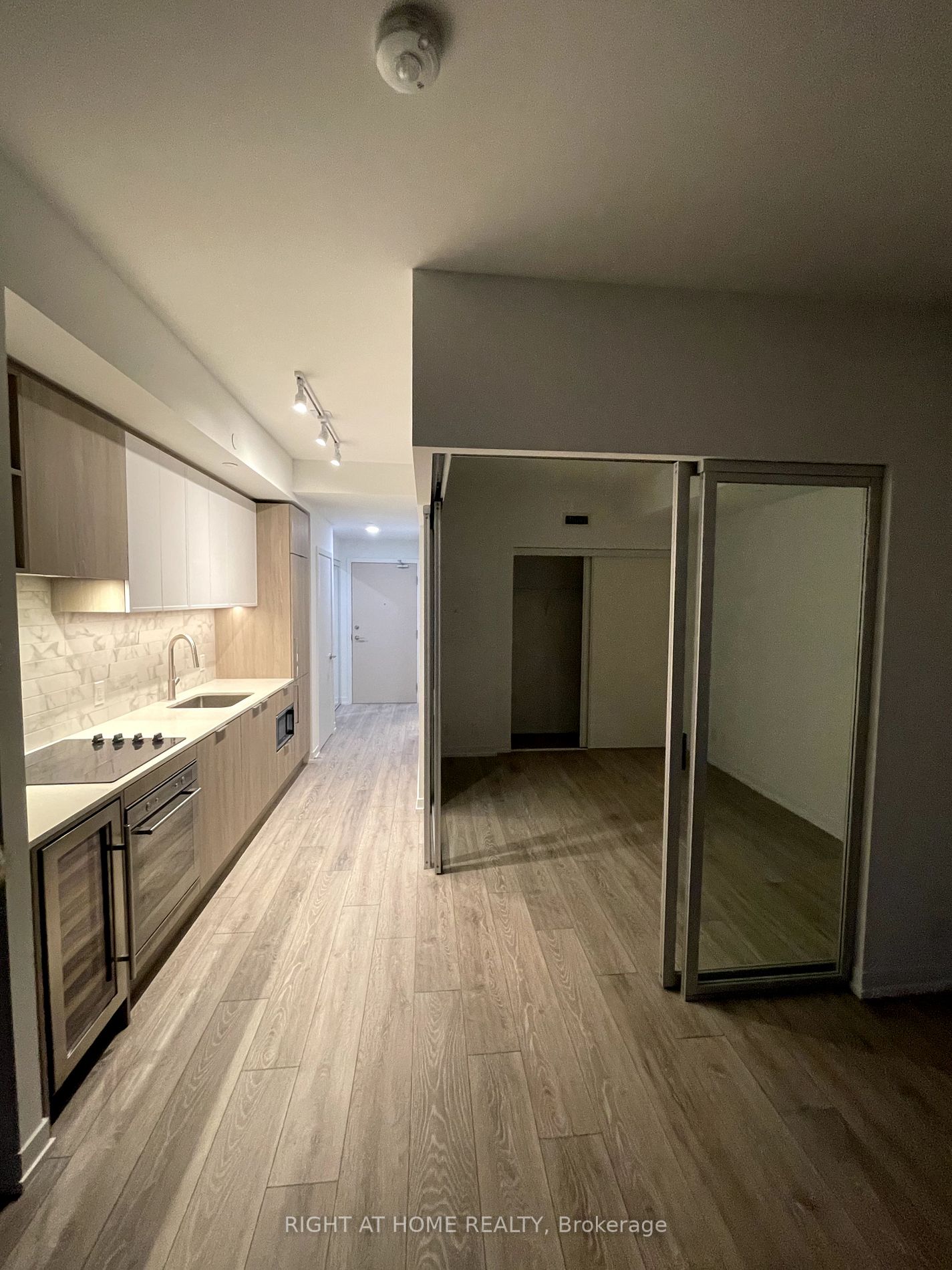 2020 Bathurst St 316