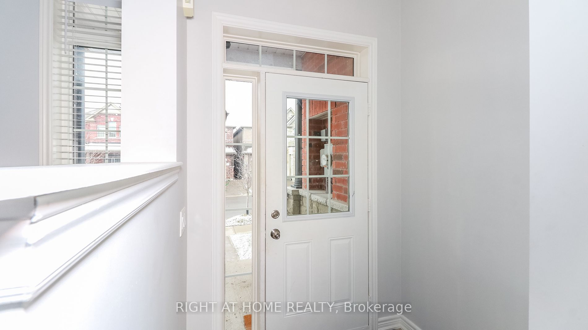 23 W Beechborough Cres