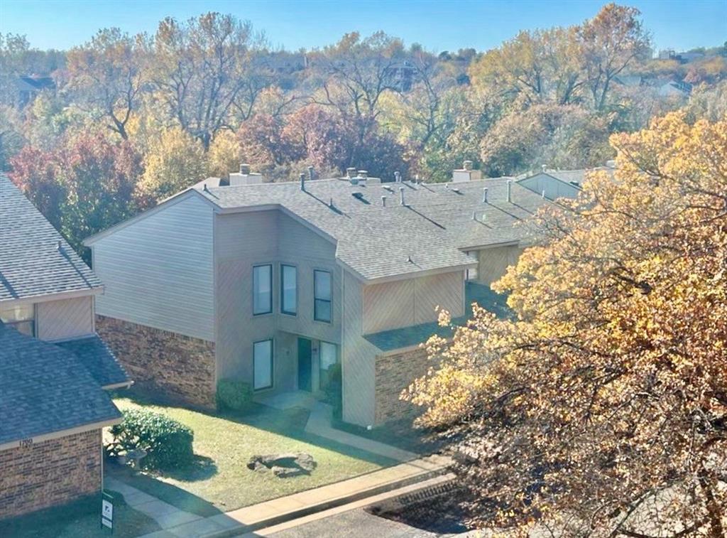 This inviting 2-bedroom, 2-bath townhouse is perfectly situated in the heart of Edmond, just minutes from the University of Central Oklahoma and backing up to the scenic Kickingbird Golf Course. Enjoy peaceful golf course views while being close to shopping, dining, and all that Edmond has to offer.Inside, the home features new flooring throughout and a functional layout designed for comfort and convenience. Both bedrooms are connected by a Jack-and-Jill bathroom, offering privacy and practicality. All appliances are included, making this home truly move-in ready. This is a rare opportunity to enjoy the Edmond lifestyle and location you want—without paying the premium price typically associated with it. Pets are case by case basis. Application fee is $55. Pet Deposit of $250 per pet and $30 per month in pet fees per pet.  Deposit equivalent to 1 month rent.