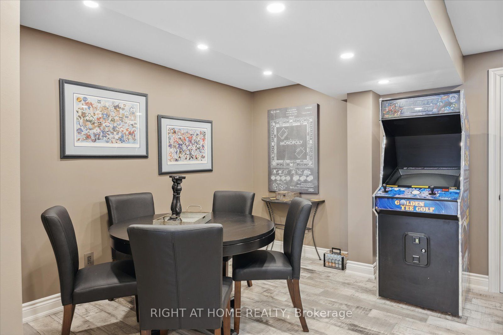 110 Roseborough Dr