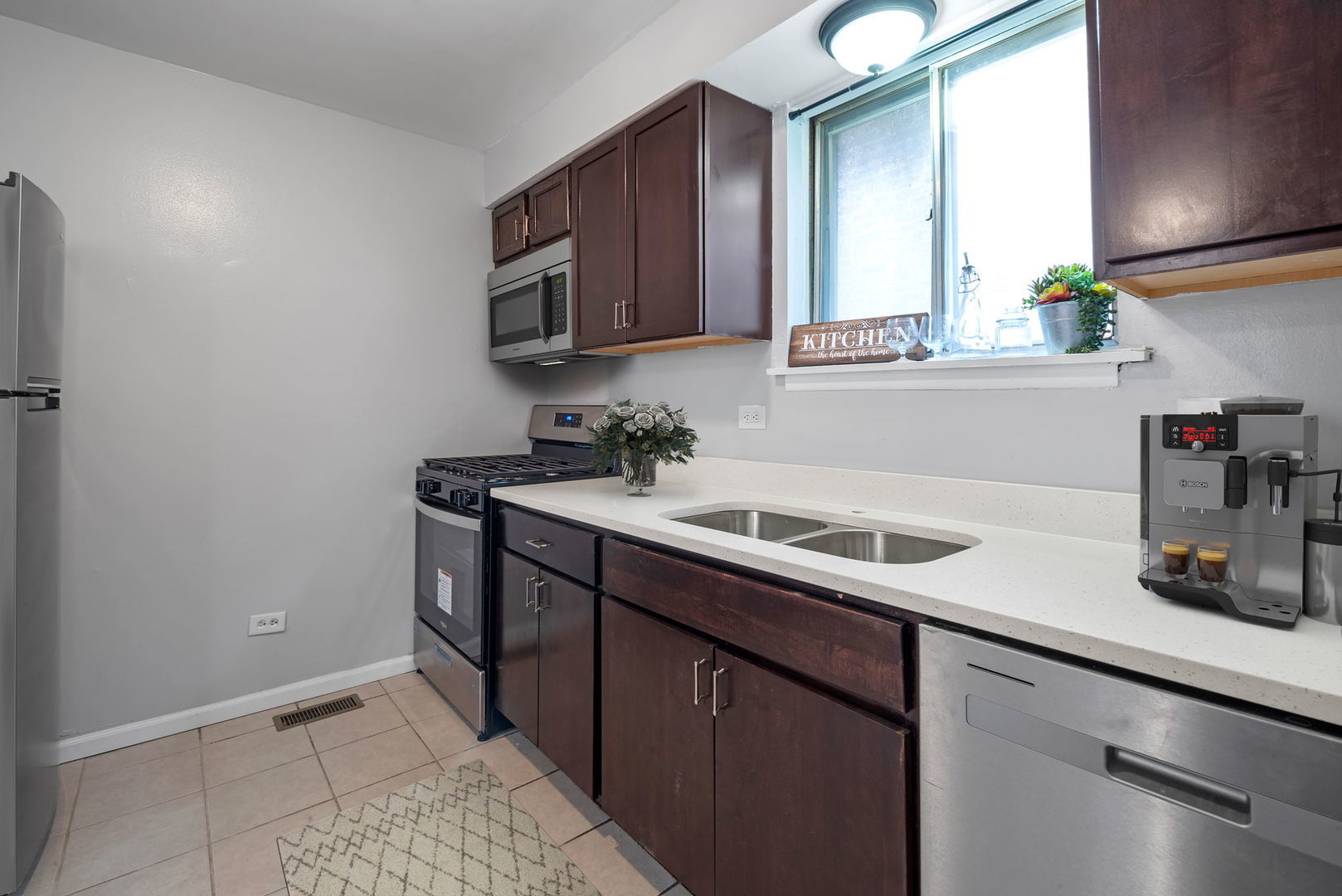 2102 W 73rd Street