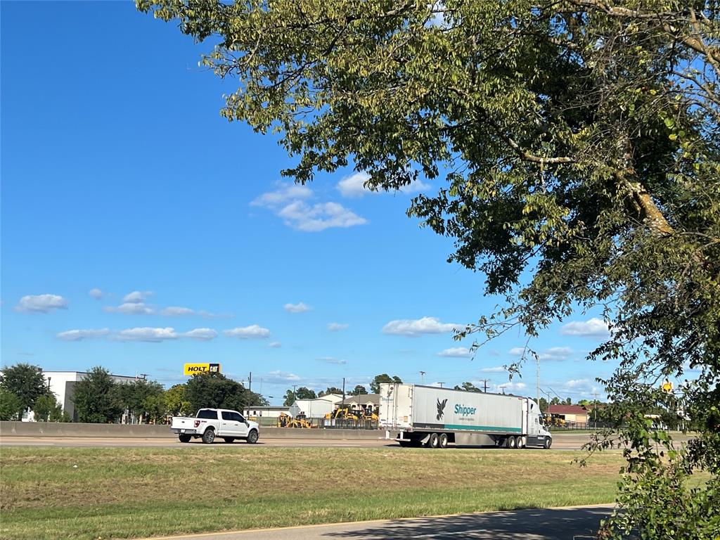 Prime Commercial Land Opportunity – I-30 Frontage
Outstanding visibility and easy on-off access along I-30 in Sulphur Springs. MSB Global Services recently broke ground (June 2025) on the Matrix Data Center Campus, positioning the area for significant growth over the next five years. Sulphur Springs is steadily expanding, creating strong potential for future commercial development.  See aerials and maps in transaction documents attached to listing.
Zoning: Heavy Commercial
Traffic Count (AADT): 35,976